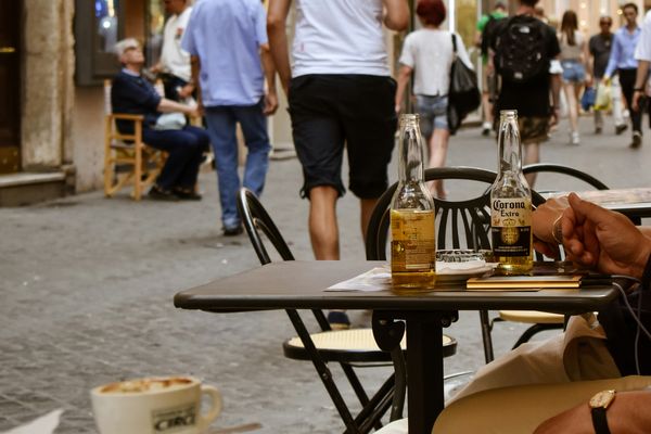 consulenza locali prima di aprire un bar si guarda la strada